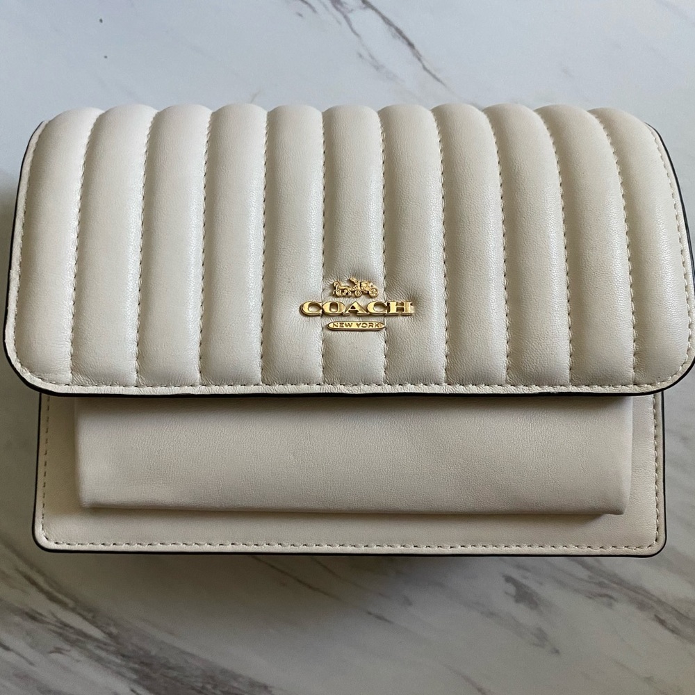 ❌SOLD❌ COACH Quilted Lthr Flap+X Body Bag